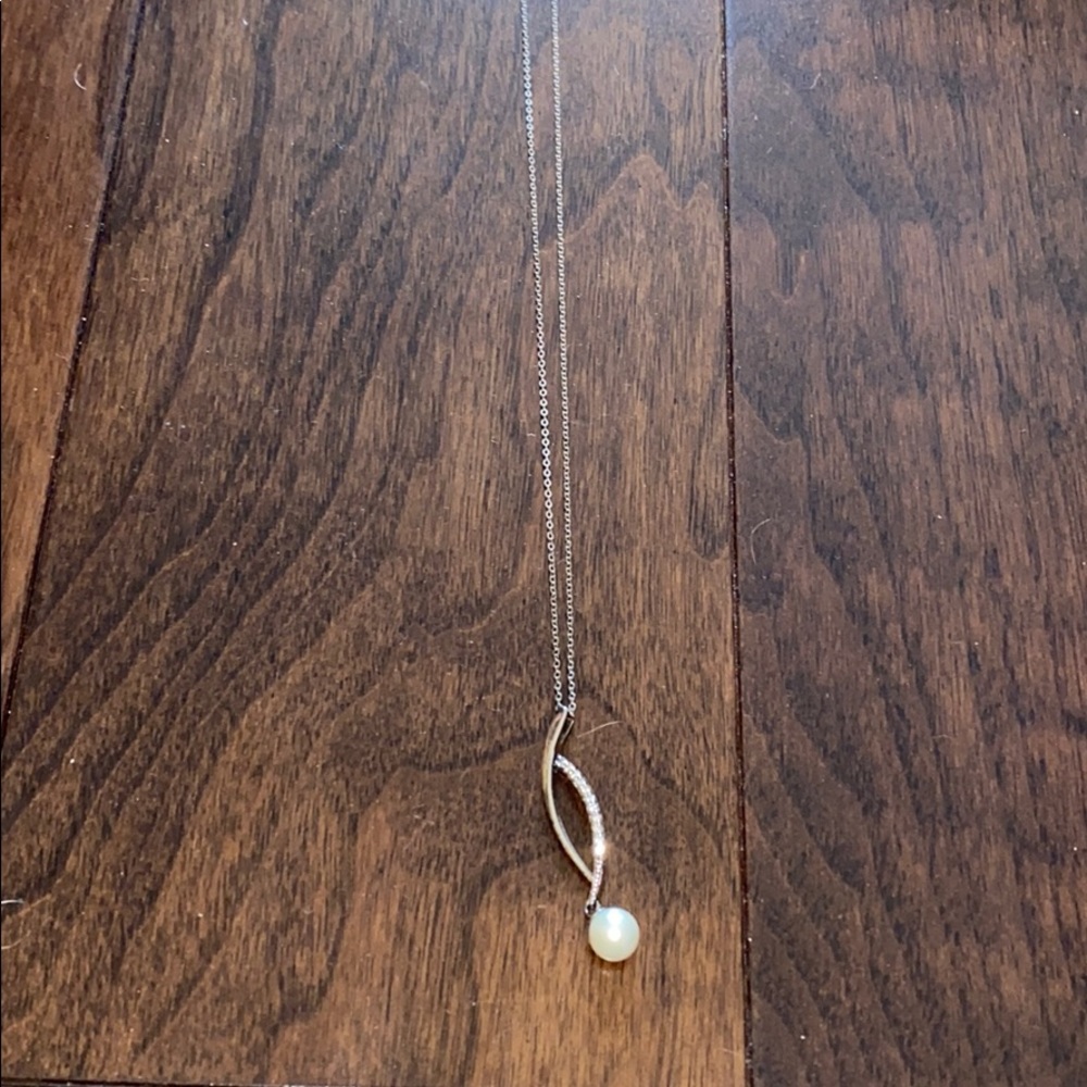Sterling silver pearl necklace